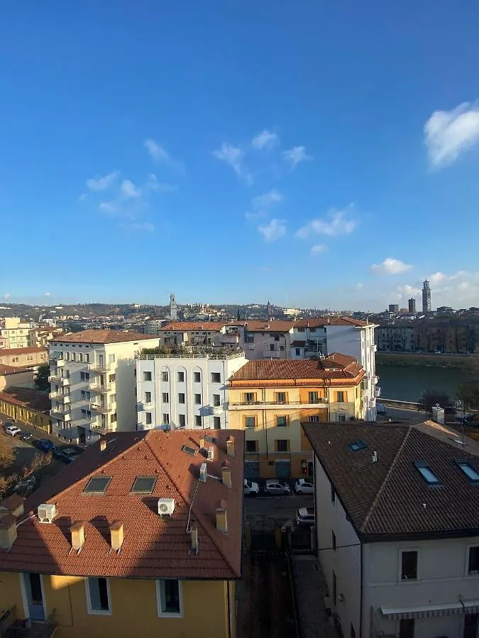 Dreaming Adige River Apartment Verona