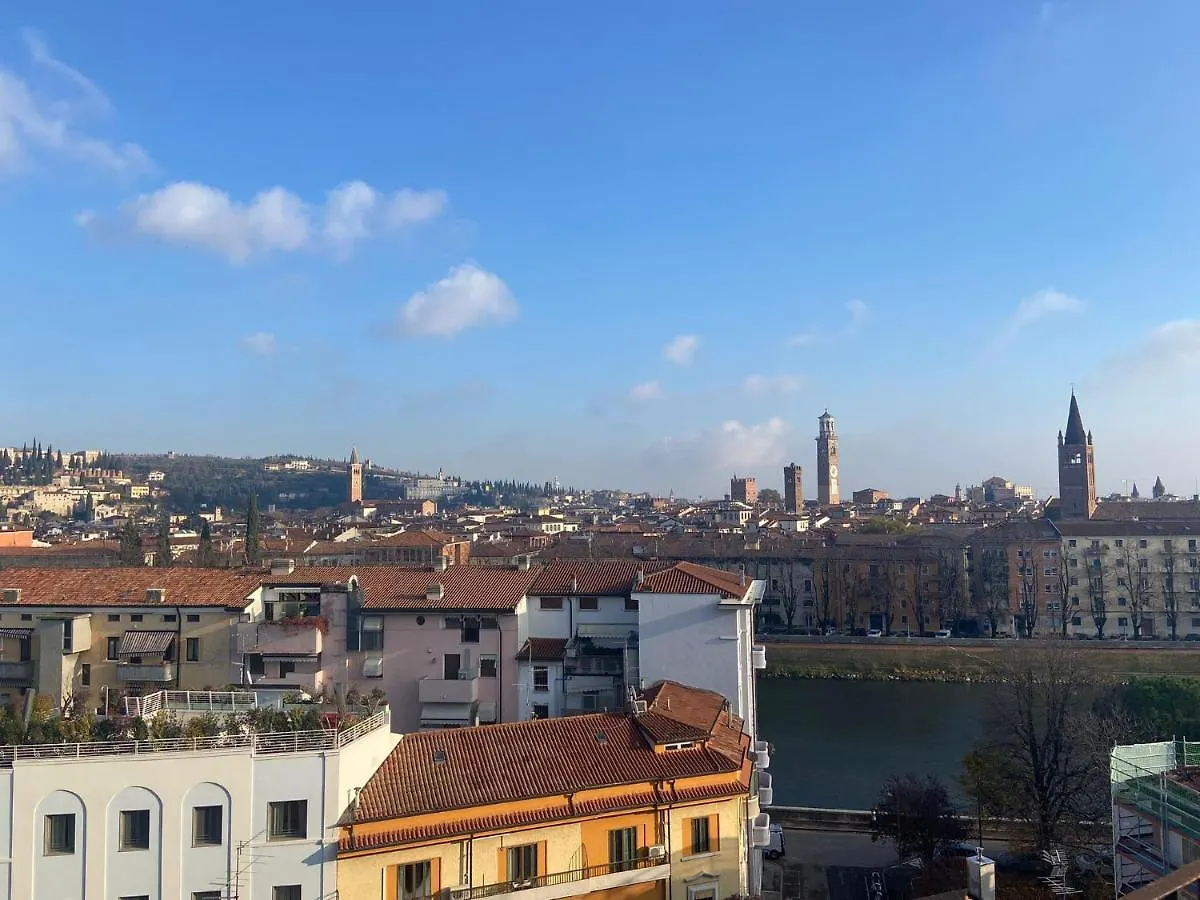 Dreaming Adige River Apartment Verona