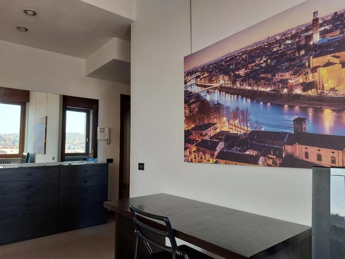 Dreaming Adige River Apartment Verona