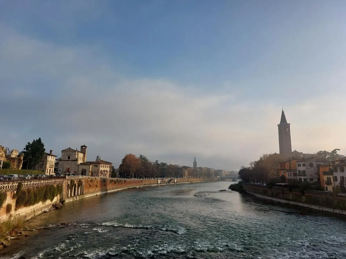 Dreaming Adige River Apartment Verona